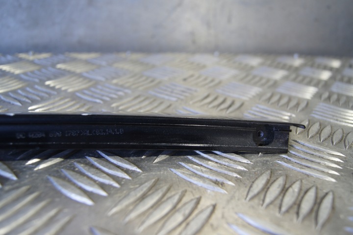 MOULURE PORTES ARRIÈRE GAUCHES MB GLK A2046901787