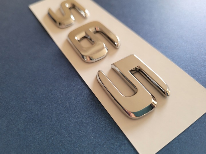 EMBLÈME VERS MERCEDES S65 SILVER GLOSSY SUR ARRIÈRE LOGO INSCRIPTION NEUF CHROME ARGENTÉ