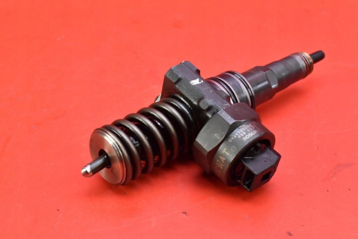 INJECTEUR INJECTEUR DE POMPE 038130073AA VW PASSAT B5 1.9 TDI 130 KM 00-05