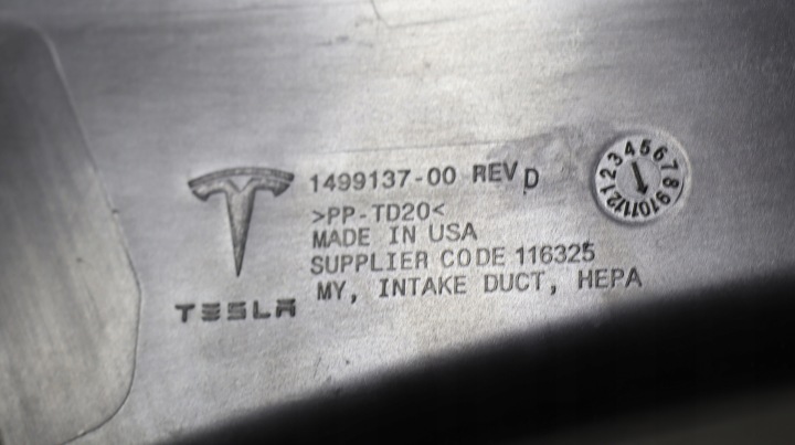 TESLA MODÈLE Y 2020 25 ADMISSION CONDUIT D'AIR AIR CAPTEUR CANAL TUYAU 1499137-00-D