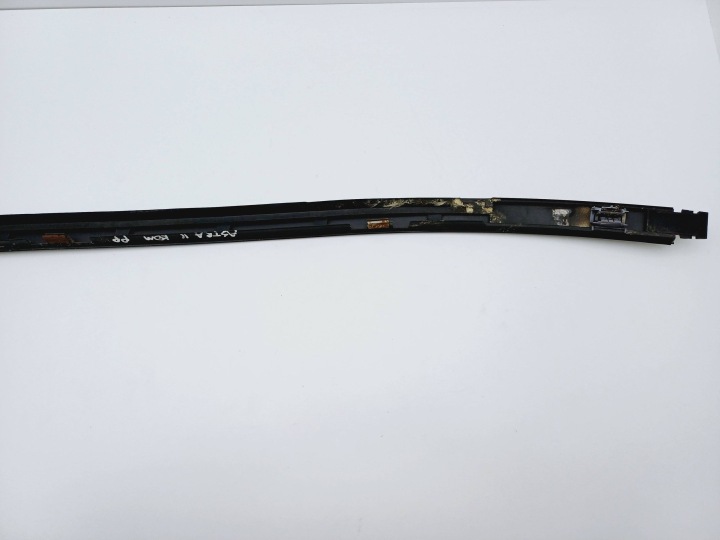 MOULURE PARE-BRISE DROIT AVANT OPEL ASTRA G UNIVERSEL 2002993 NR60