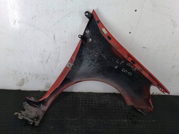 AILE GAUCHE AVANT RENAULT CLIO III 8200256117 185 OV727 UNIVERSEL