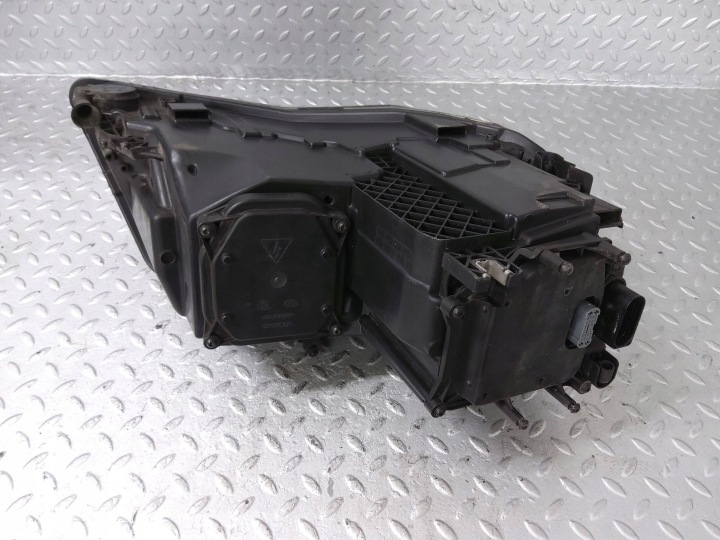 PROJECTEUR GAUCHE CÔTÉ AUDI A8 S8 D4 4H 4H0941003