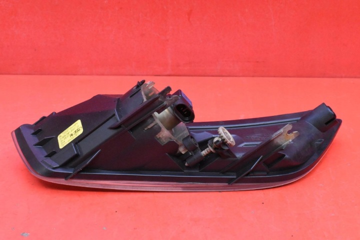 PHARES ANTIBROUILLARD DROIT AVANT AVANT 7S71-15K201-AC FORD MONDEO MK4 07-10