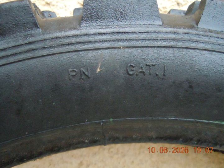 PNEU STOMIL 19X3,75 KARTOFEL JUNAK M07 M10 B20 M72 K750 COMME NEUF ORIGINAL