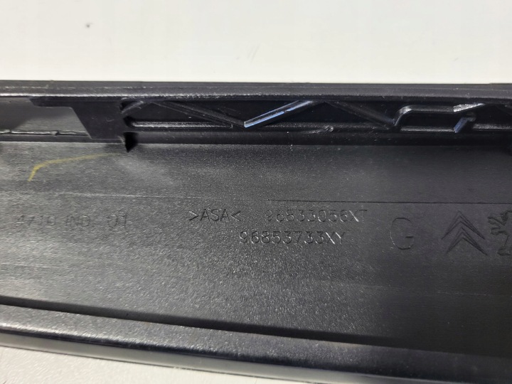 REVÊTEMENT MOULURE MONTANTS PORTES GAUCHE ARRIÈRE PEUGEOT 3008 I 96833056XT