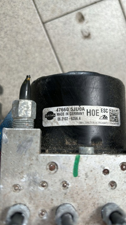 POMPE CONTRÔLEUR ABS NISSAN NAVARA IV NP300 2.3 DCI 476605JU0A