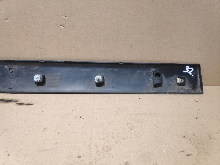 MOULURE PORTES GAUCHE AVANT GAUCHE AVANT RENAULT KANGOO III 808217463R