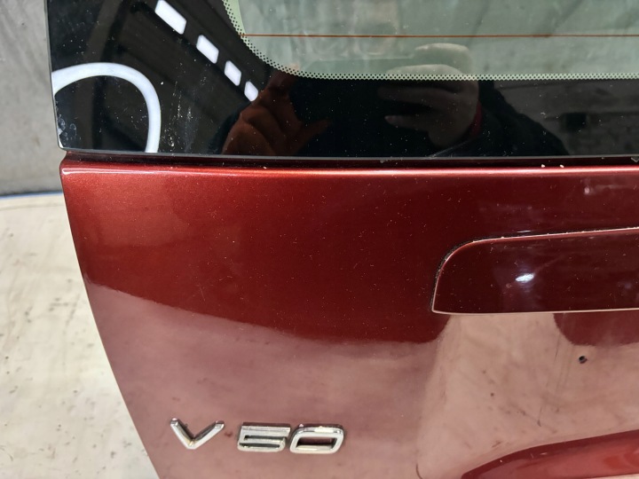 COUVERCLES DE COFFRE COUVERCLES DE COFFRE VOLVO V50 I AVANT RESTYLAGE K: 478-46