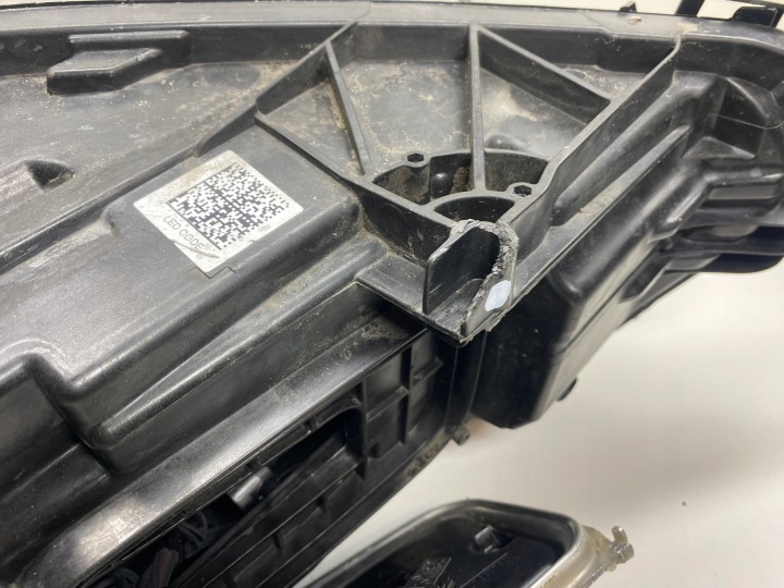 MERCEDES CLA W118 PHARE GAUCHE GAUCHE AVANT AVANT A1189068300