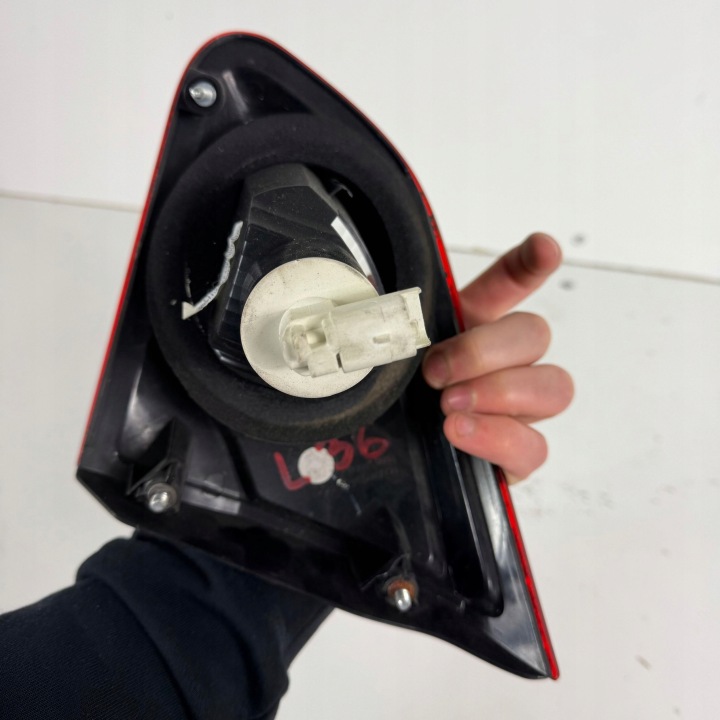 PHARE GAUCHE ARRIÈRE GAUCHE ARRIÈRE DANS COUVERCLE DE COFFRE NISSAN QASHQAI J10 I 1 LIFT OE 89503189