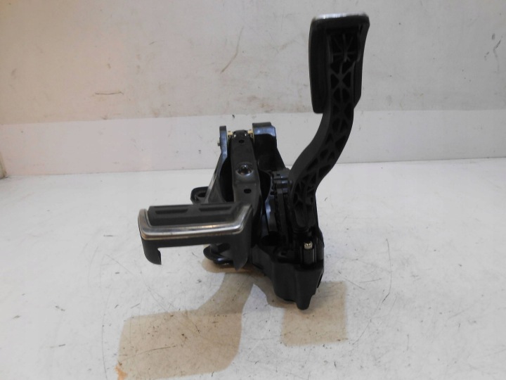 VOLKSWAGEN POLO 2G PÉDALE FREINS GAZ JEU COMME NOUVEAU 2Q1723058J 2Q1723503