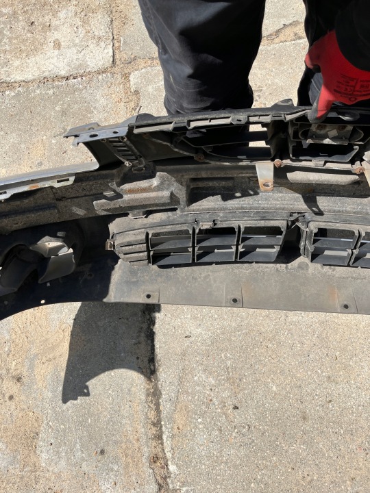 KIA CERATO I PARE-CHOCS AVANT COMPLET LAKIER-6C