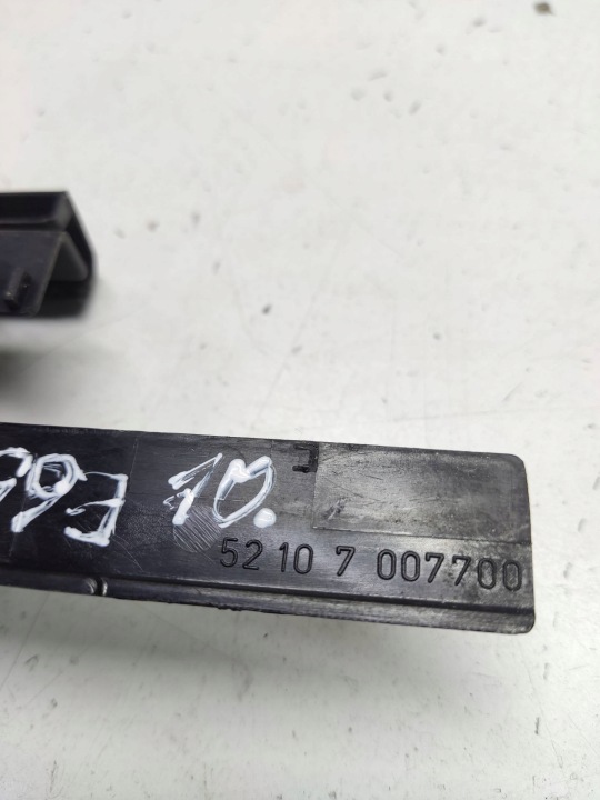 BMW 7 E65 E66 2004 PROTECTION RAIL SIÈGES AVANT DROIT 7007700