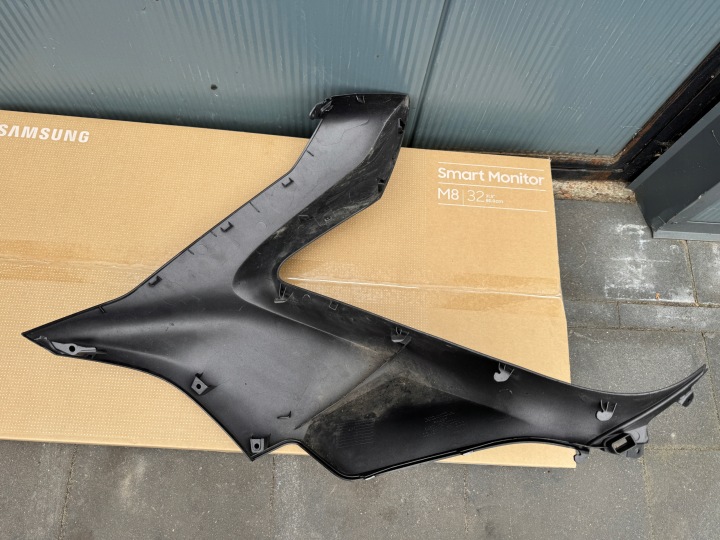 CÔTÉ PROTECTION CASQUETTE PLASTIQUE HONDA PCX 125 -18 64501-K97-T000