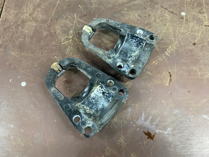 MERCURY MARINER B4800 40KM 1989-1997 POIGNÉE FIXATION CHÂSSIS COUVERCLE JEU