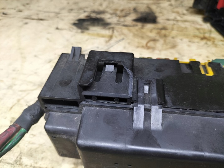 BOÎTE FUSIBLES JEEP GRAND CHEROKEE WJ 3.1 TD 99-04