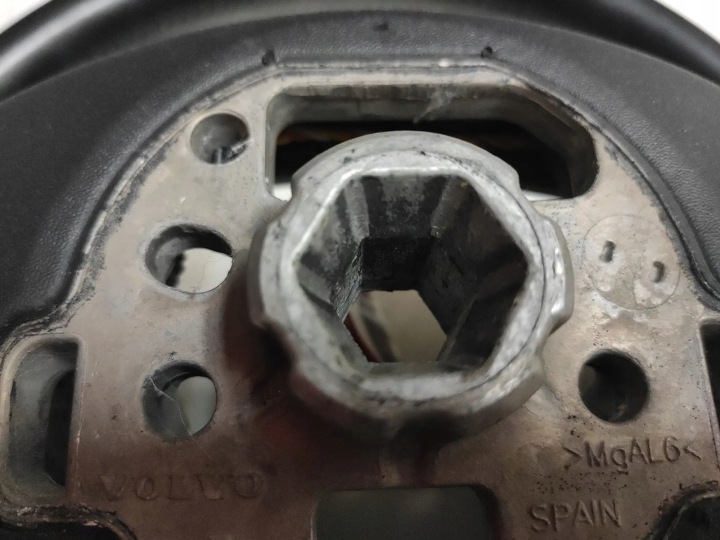 VOLANT VOLVO OE 34108765A
