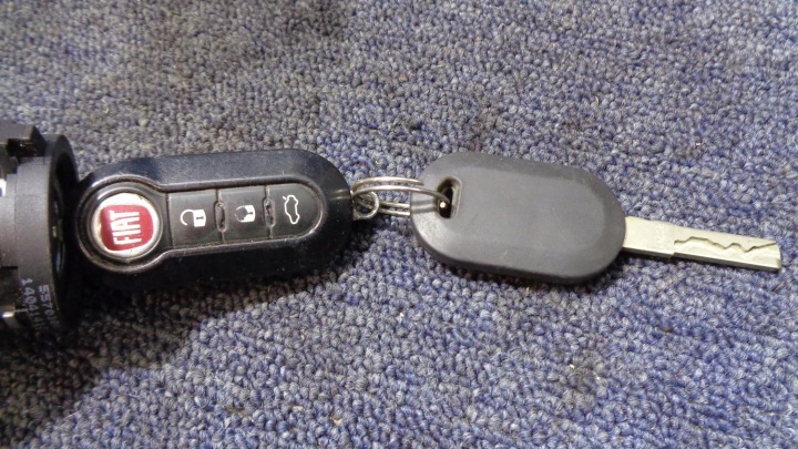 ORDINATEUR CONTACTEUR D'ALLUMAGE FUSIBLE FIAT 500L 1.3 M-JET 2012-