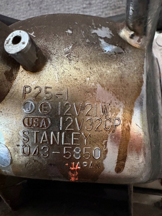 HONDA CIVIC 1972 DROITE CÔTÉ FEUX ARRIÈRE
