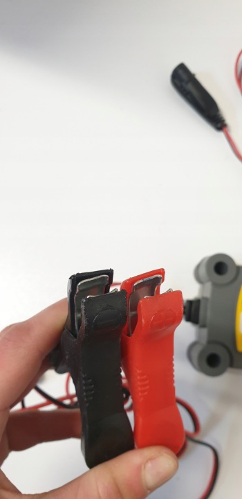 GYS GYSFLASH 1.12 PL CHARGEUR INWERTER 230V PINCES I KOSSY 12V IP65
