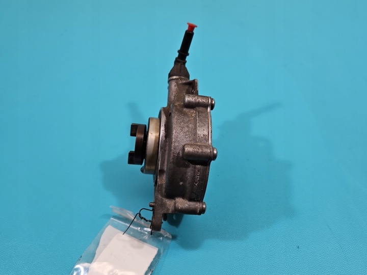 POMPE VIDE CITROEN C4 II 7597920-02 01C1-20673 1.4 16V
