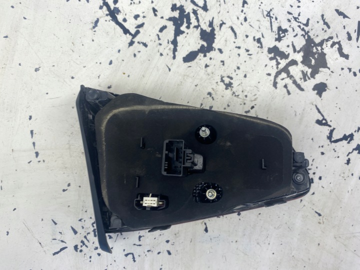 VW GOLF VII LIFT PHARE DROIT ARRIÈRE DANS COUVERCLE DE COFFRE LED 5G0945094AG