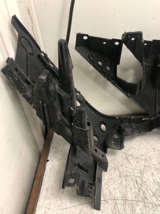 GLISSIÈRE RENFORCEMENT PARE-CHOCS AVANT TRANSIT CONNECT MK2 LIFT KT1B-17E778-A
