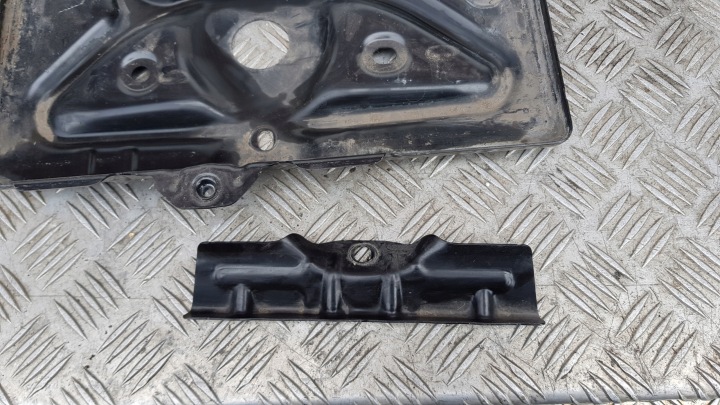 MERCEDES W212 SUPPORT BATTERIE ENSEMBLE