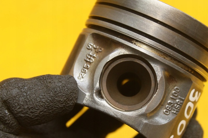PISTON 4.2 TDI AUDI A8 D3 BVN 083100 8001.5 30907N