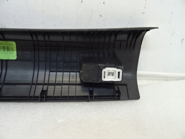KIA SPORTAGE IV DROITE PROTECTION MONTANTS AVANT AVANT 85821-F1000