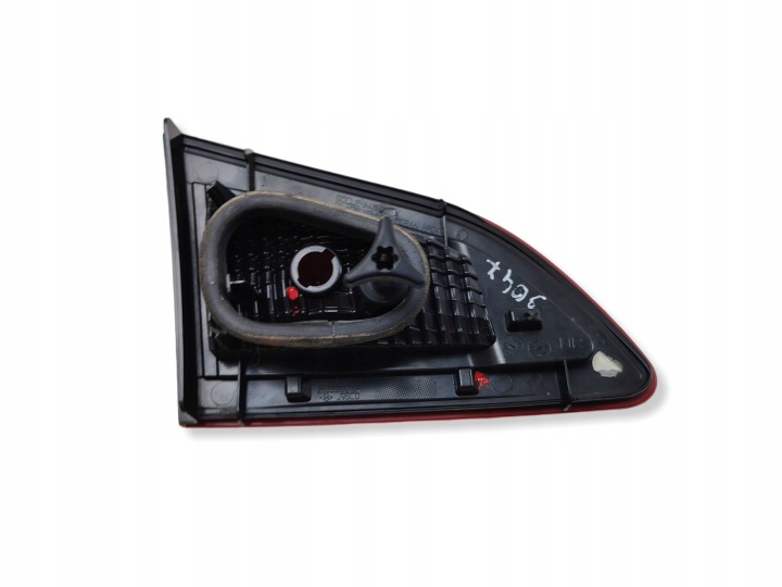 PHARE DROIT ARRIÈRE DANS COUVERCLE DE COFFRE RENAULT SCENIC III 265550018R