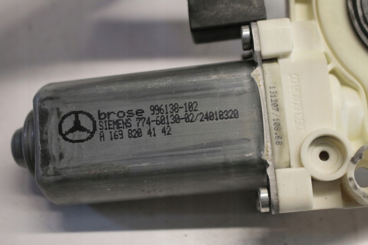MERCEDES W245 MOTEUR VITRES GAUCHE AVANT A1698204142