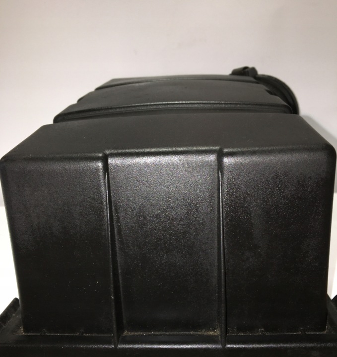 SUPÉRIEURE PIÈCE CHÂSSIS FILTRE AIR MERCEDES W124 320 CE 2,8 CE 1040900201