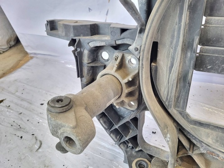 PANNEAU AVANT RENFORCEMENT AVANT VENTILATEUR AUDI A4 B6 (8E2) 2.0 20V ALT