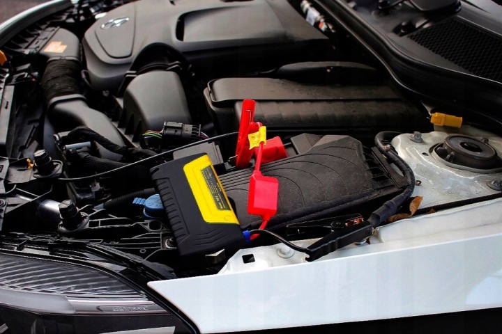 JUMP DÉMARREUR DÉMARRAGE BOOSTER POWERBANK POWERBANK VERS VOITURE BORNES 12800MAH