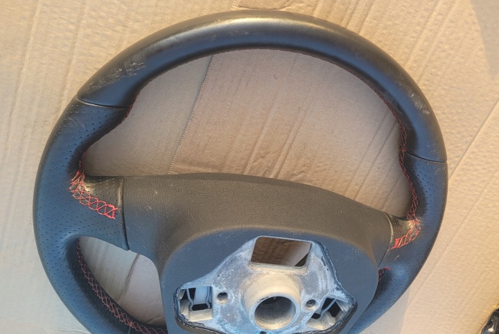 SEAT LEON III 3 5F0 FR VOLANT CUIR