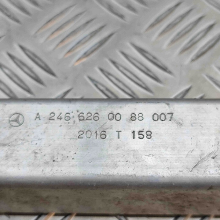 FIXATION RADIATEUR MERCEDES-BENZ B (W246, W242) A2466260088 23126488 1.8L