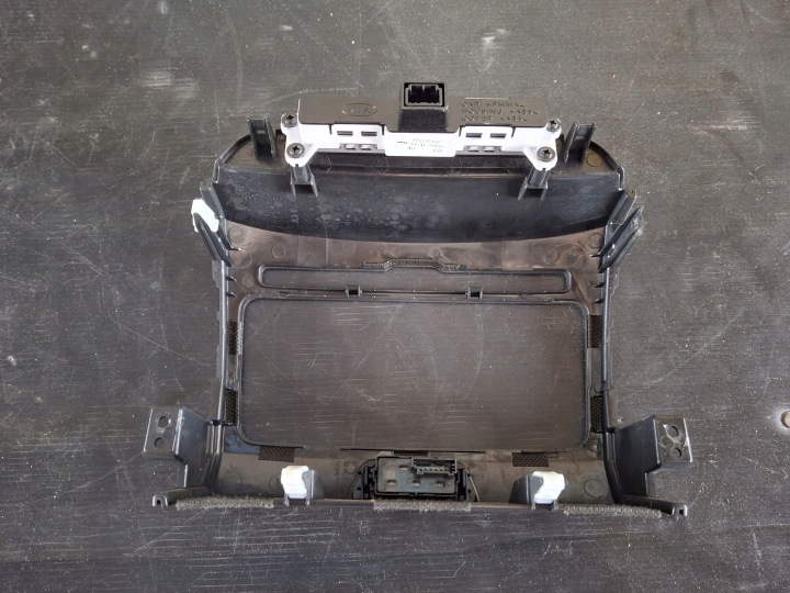 KIA SPORTAGE III CHÂSSIS PANNEAU RADIO U09781-3810