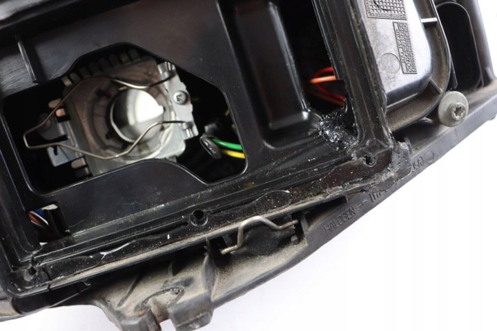 PHARE AVANT GAUCHE AUDI A4 B6 BIXENON COMPLÈTE EN BON ÉTAT VALEO