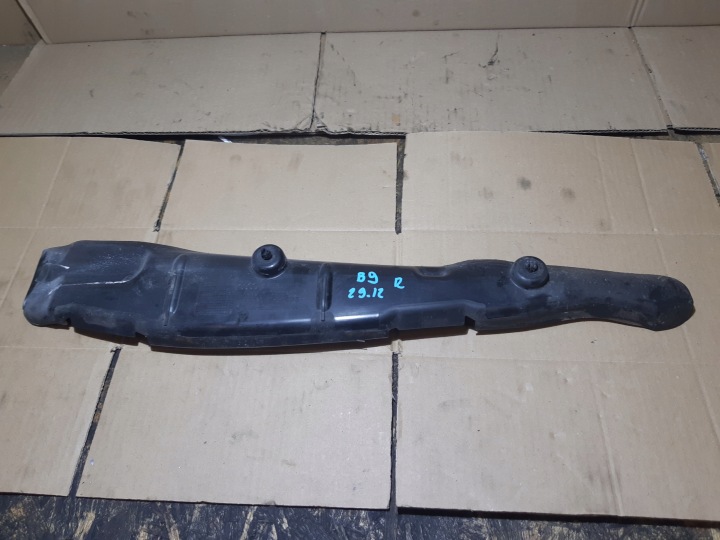 PROTECTION GARDE-BOUE AUDI DROIT A4 16- DROITE VAG 8W0821112
