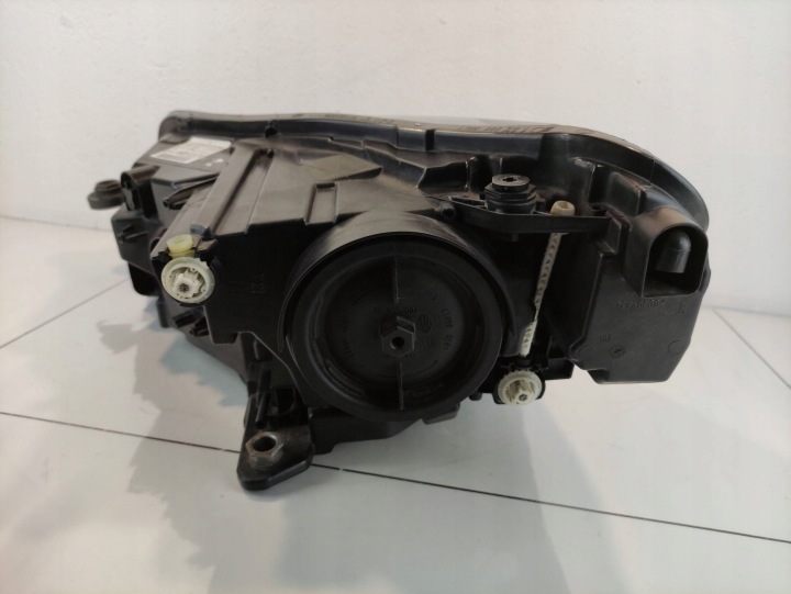 SKODA SUPERB 3V PHARE DROIT AVANT XÉNON 3V1941016A EUROPE