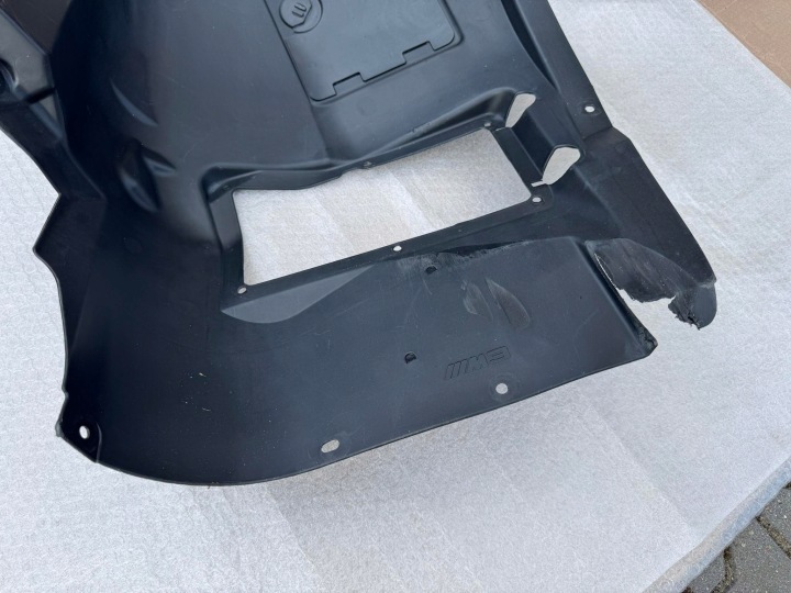 OE BMW M3 E90 E92 PASSAGE DE ROUE AVANT PROTECTION AVANT DROITE INFÉRIEURE PLASTIQUE