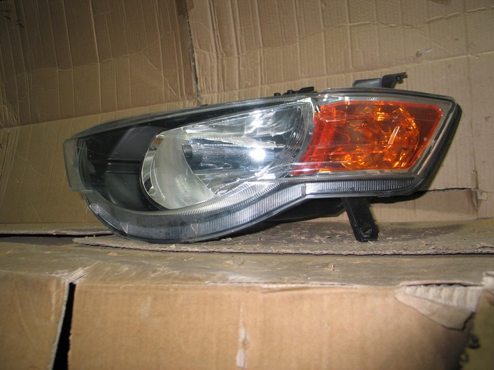 FARO IZQUIERDA PARTE DELANTERA MITSUBISHI COLT VI Z30 08- RESTYLING EUROPA 