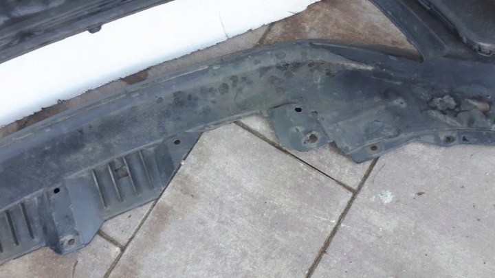 HONDA CIVIC VIII UFO 06-11 PARE-CHOCS AVANT