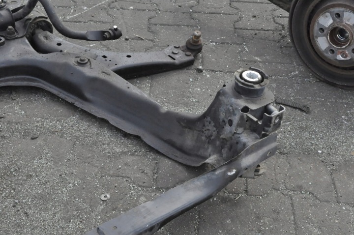 VOLVO XC70 II 2.4 D5 CHÂSSIS SUSPENSIONS CHÂSSIS
