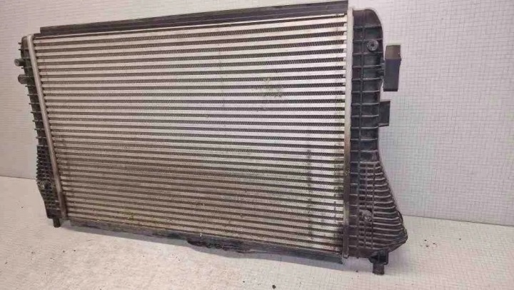 RADIATEUR D'INTERCOOLER SKODA OCTAVIA II COMBI (1Z5) 1K0145803BN 1.6L DIESEL