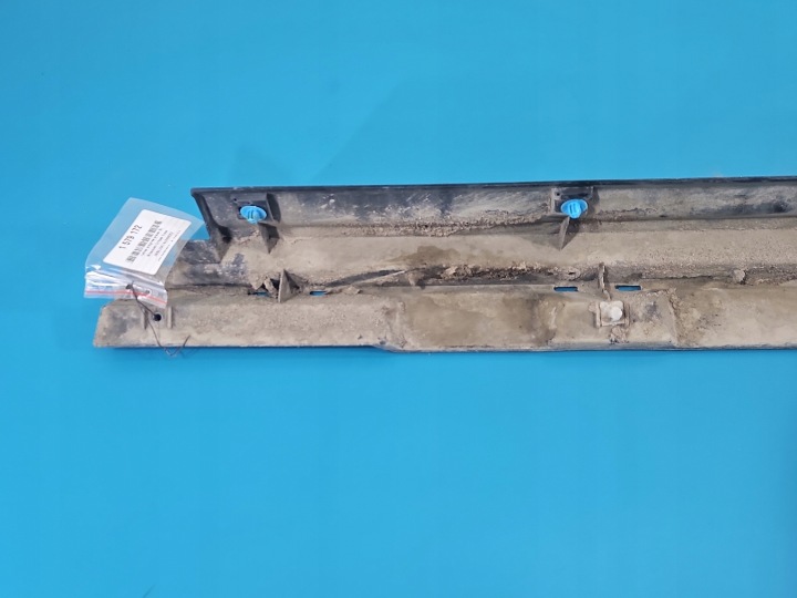 MOULURE SEUIL DROITE SEUIL REVÊTEMENT MITSUBISHI ECLIPSE CROSS 7250A132 U25