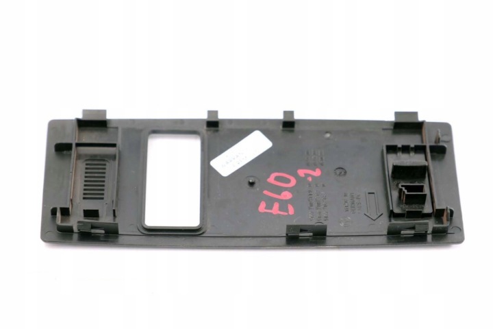 BMW E60 E61 PROTECTION CHÂSSIS BOUCHON PLAFONNIERS 7795970