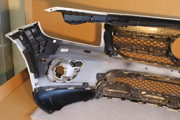 PARE-CHOCS AVANT AVANT MERCEDES GLB 247 COULEUR 149